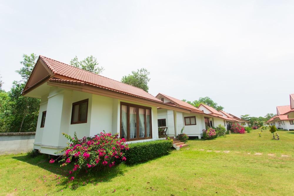 Armonia Village Resort And Spa Chumphon Dış mekan fotoğraf